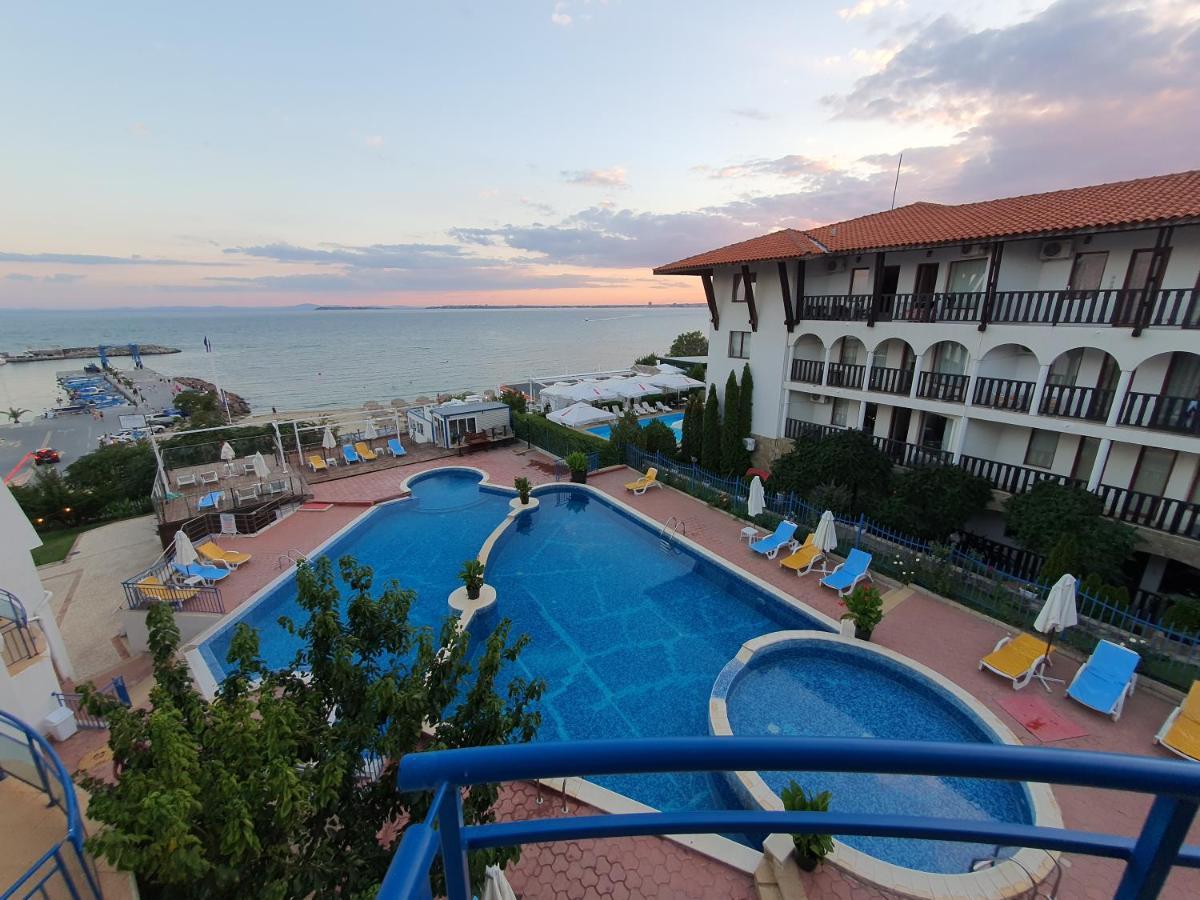 Sveti Vlas Marina Beach Apartment - Vega Village ภายนอก รูปภาพ